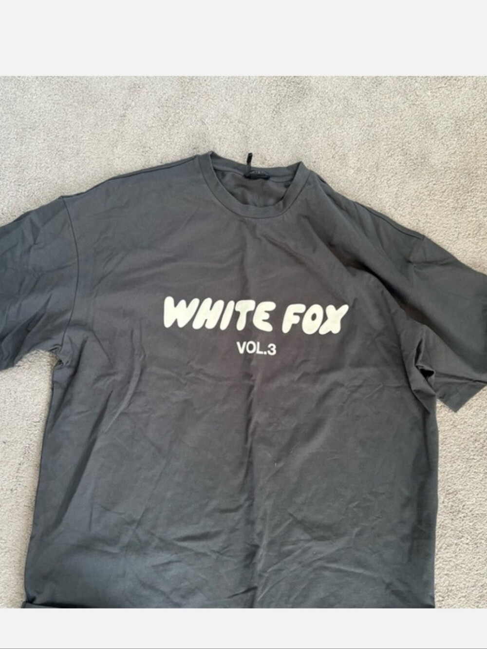 WHITE FOX Graphic Tee - UNISEX Casual Shirt